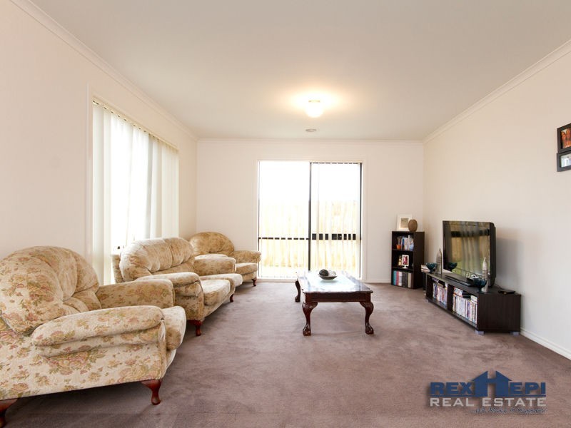 23/107 Army Road, Pakenham VIC 3810