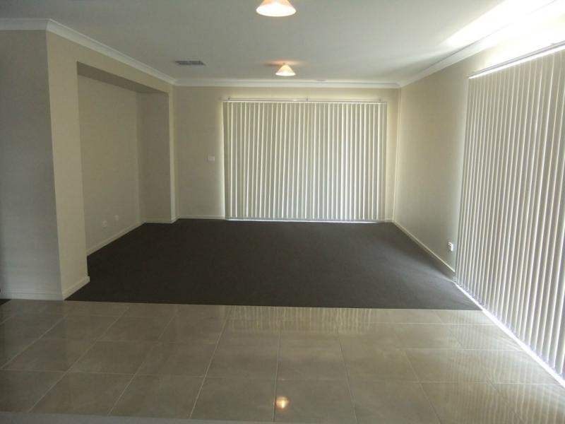 122 Blue Horizons Way, Pakenham VIC 3810