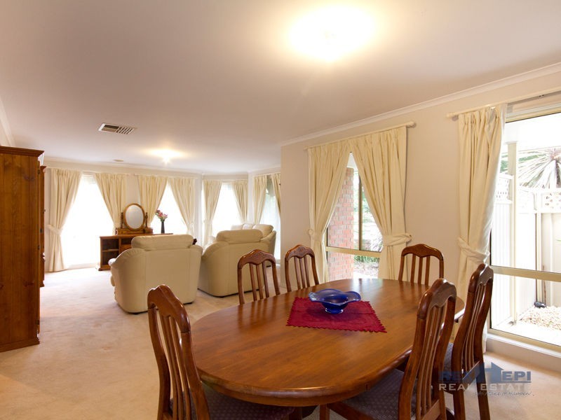 10 Hickory Drive, Narre Warren South VIC 3805