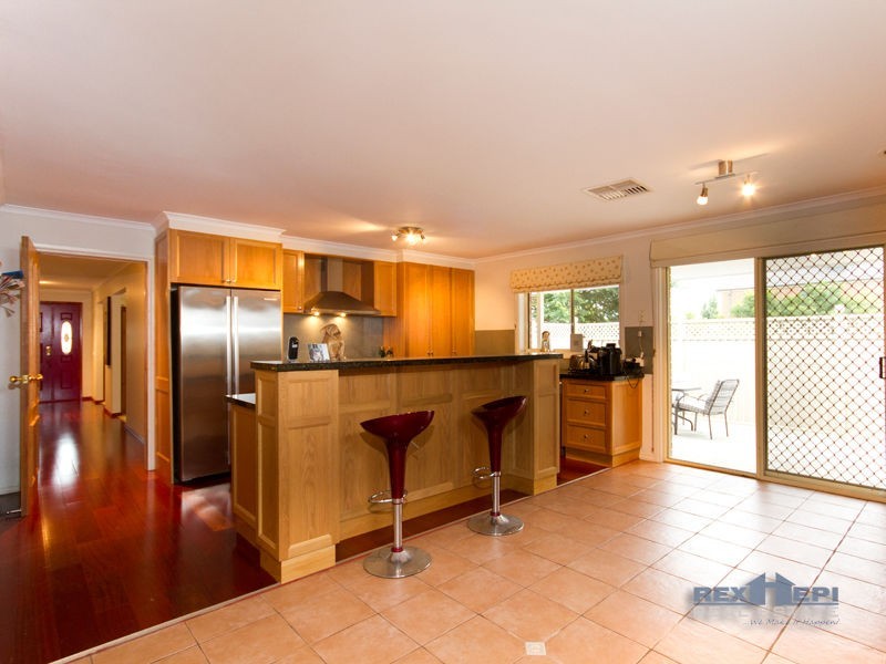 10 Hickory Drive, Narre Warren South VIC 3805