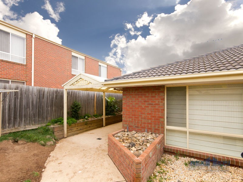 10 Hickory Drive, Narre Warren South VIC 3805