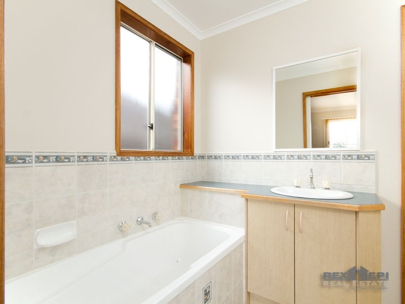 Unit 1/8 Buckeye Drive, Hallam VIC 3803