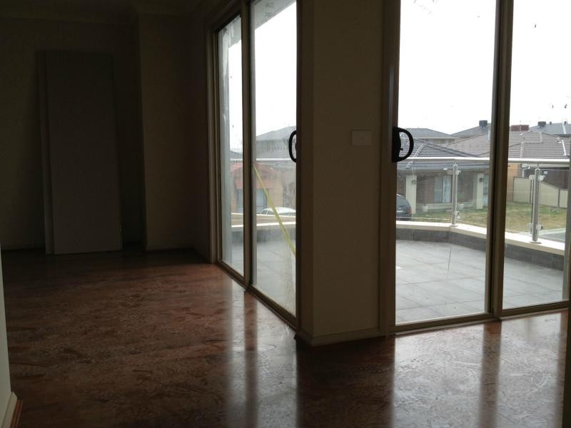 Unit 1/5 Aylesbury Court, Hampton Park VIC 3976