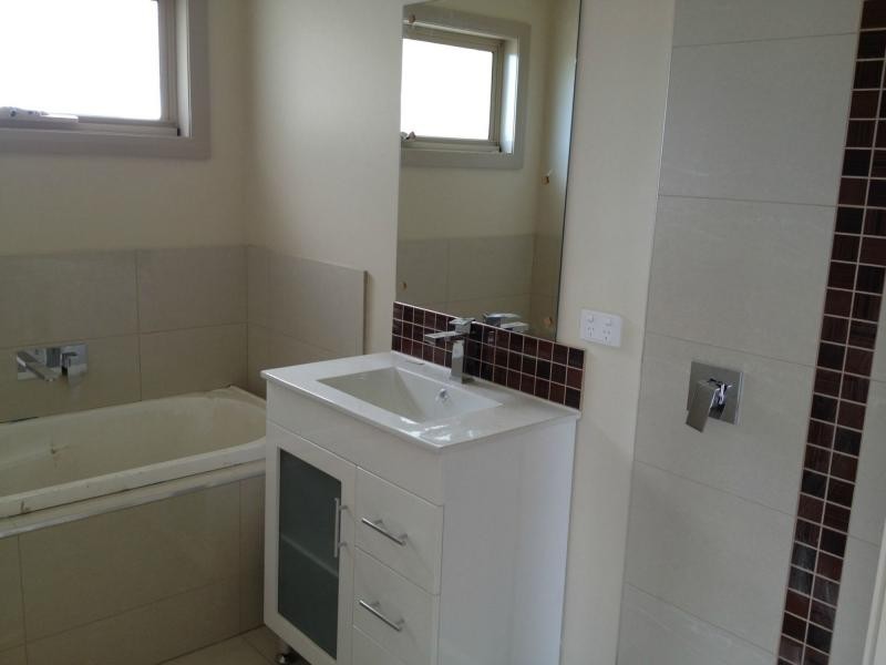 Unit 1/5 Aylesbury Court, Hampton Park VIC 3976