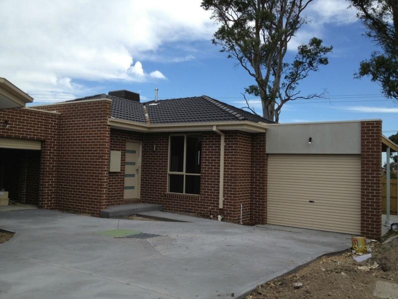 Unit 3/5 Aylesbury Court, Hampton Park VIC 3976