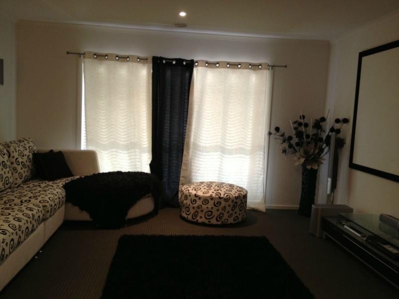 24 Nurture Avenue, Cranbourne North VIC 3977