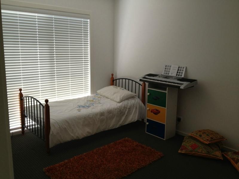 24 Nurture Avenue, Cranbourne North VIC 3977