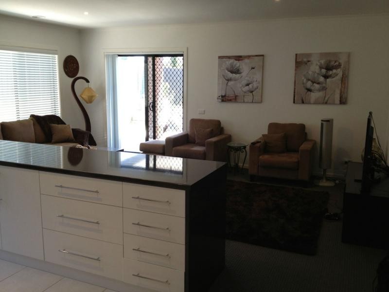 24 Nurture Avenue, Cranbourne North VIC 3977