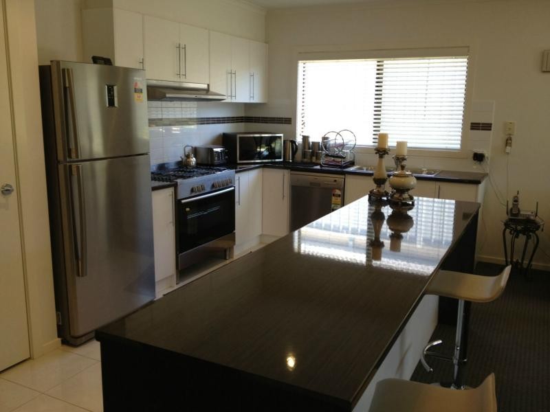 24 Nurture Avenue, Cranbourne North VIC 3977