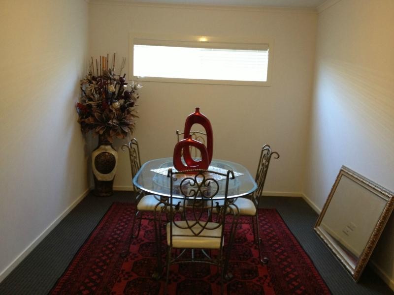 24 Nurture Avenue, Cranbourne North VIC 3977