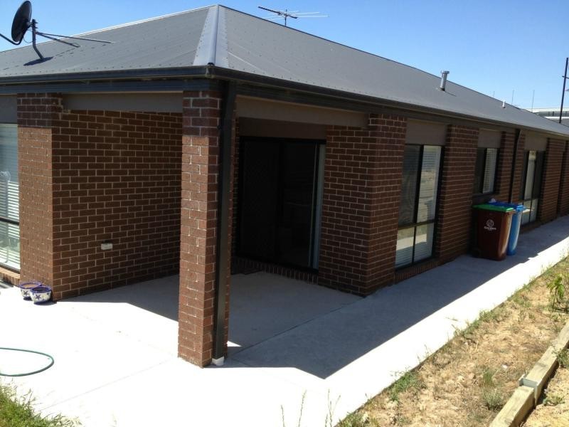 24 Nurture Avenue, Cranbourne North VIC 3977