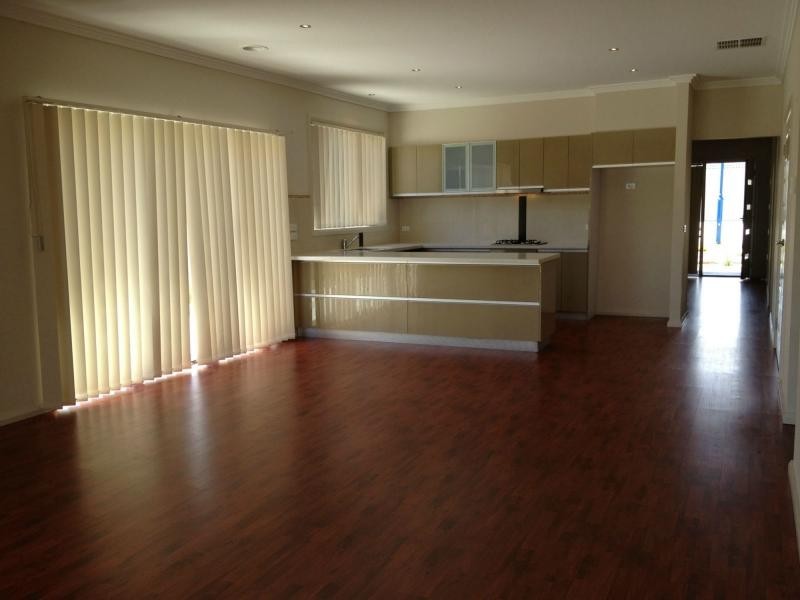 33 Salvia Avenue, Pakenham VIC 3810