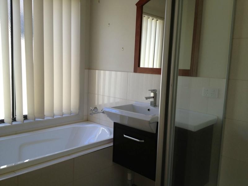 33 Salvia Avenue, Pakenham VIC 3810