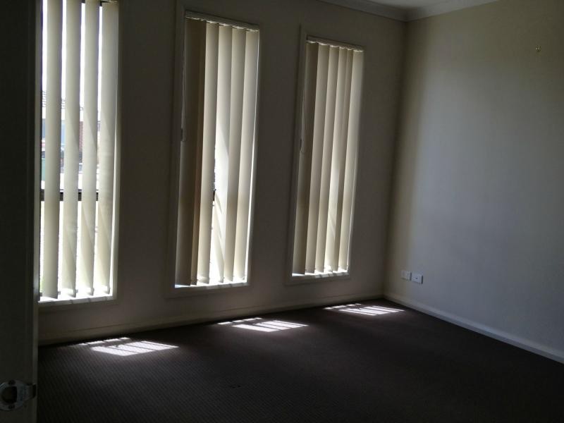 33 Salvia Avenue, Pakenham VIC 3810