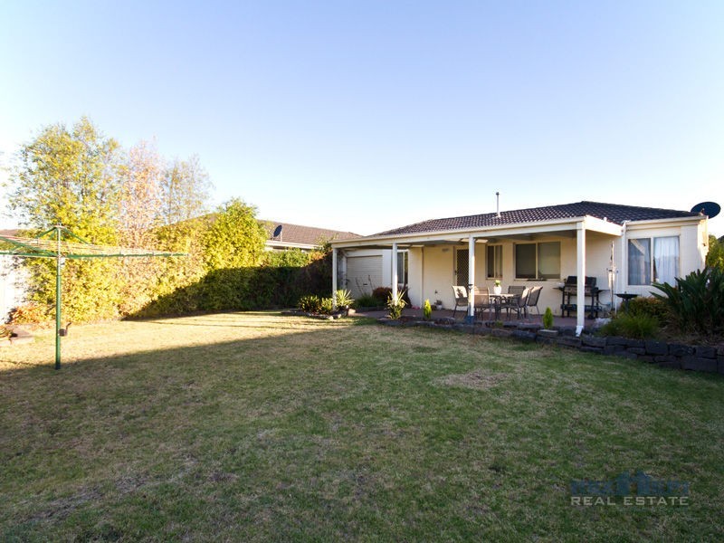 6 Grenfell Rise, Narre Warren South VIC 3805