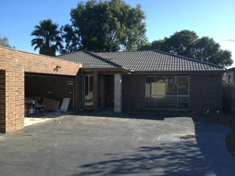 Unit 2/113 Clarendon Street, Cranbourne VIC 3977
