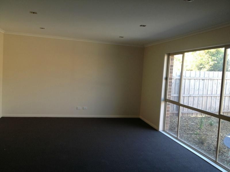 Unit 2/113 Clarendon Street, Cranbourne VIC 3977