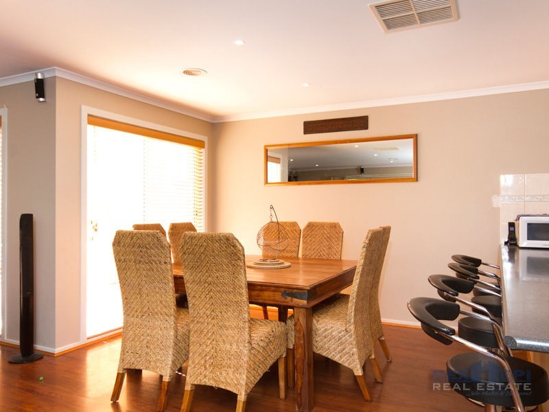 81 Golden Grove Drive, Narre Warren South VIC 3805