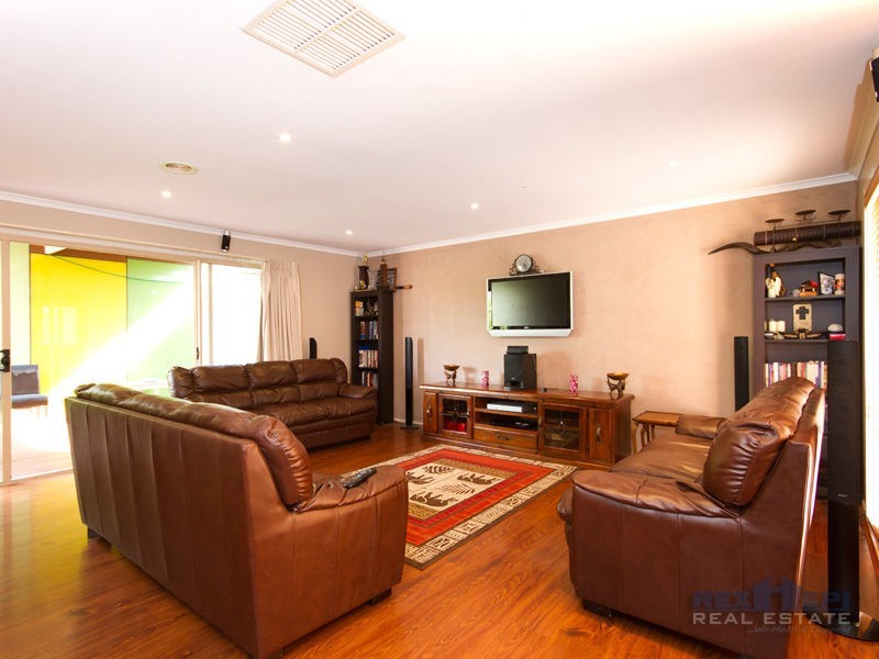 81 Golden Grove Drive, Narre Warren South VIC 3805