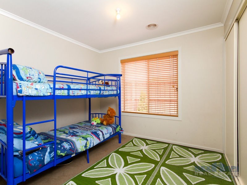 81 Golden Grove Drive, Narre Warren South VIC 3805