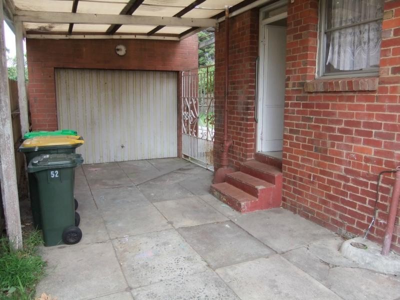 52 Pine Street, Frankston North VIC 3200