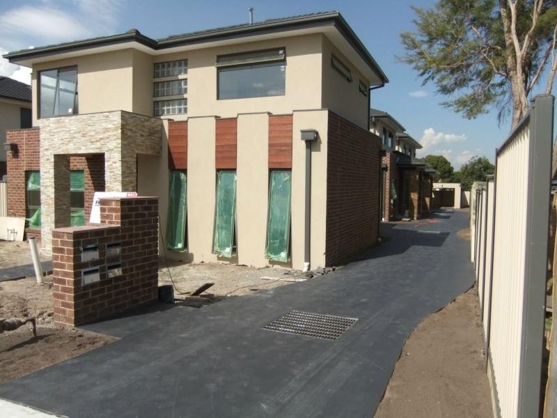 1/159 Gladstone Road, Dandenong North VIC 3175