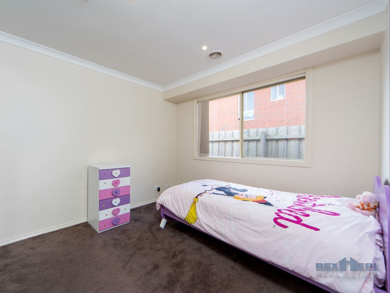 49 Rodlarni Crescent, Berwick VIC 3806