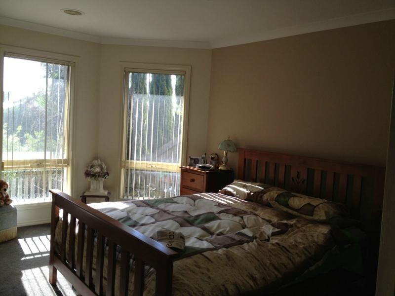 49 Rodlarni Crescent, Berwick VIC 3806