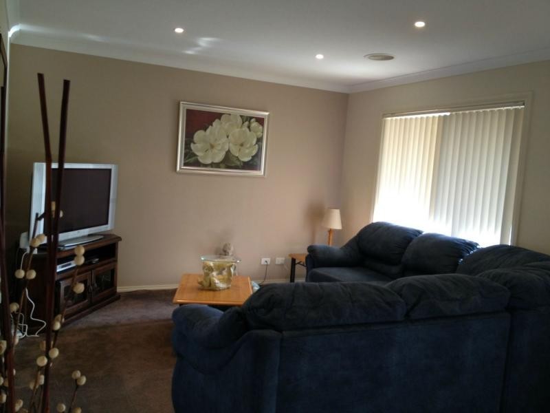 49 Rodlarni Crescent, Berwick VIC 3806