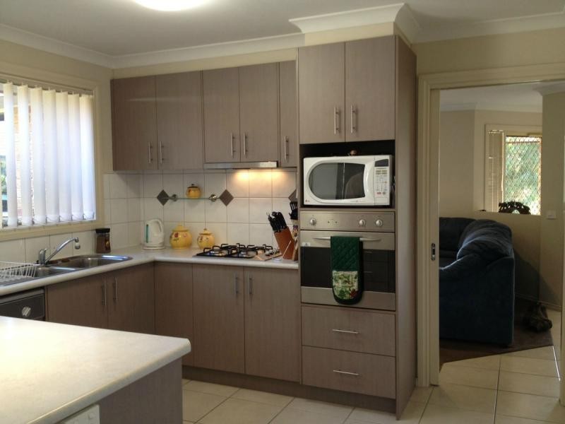 49 Rodlarni Crescent, Berwick VIC 3806