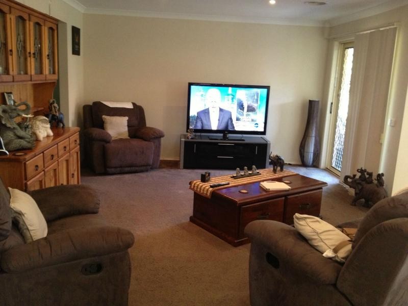 49 Rodlarni Crescent, Berwick VIC 3806