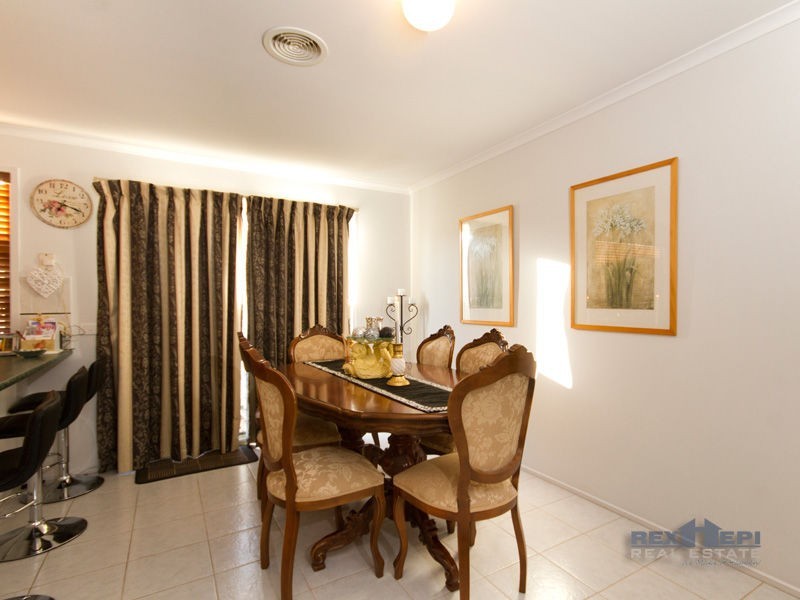 6 Grenfell Rise, Narre Warren South VIC 3805