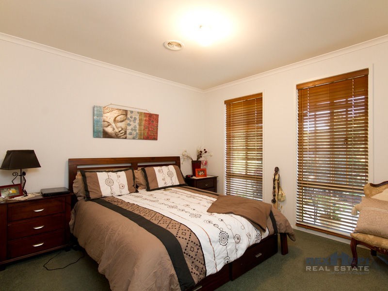 6 Grenfell Rise, Narre Warren South VIC 3805