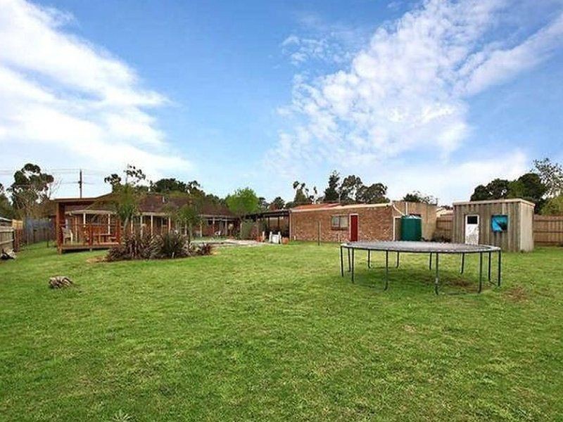 26 Huon Park Road, Cranbourne North VIC 3977