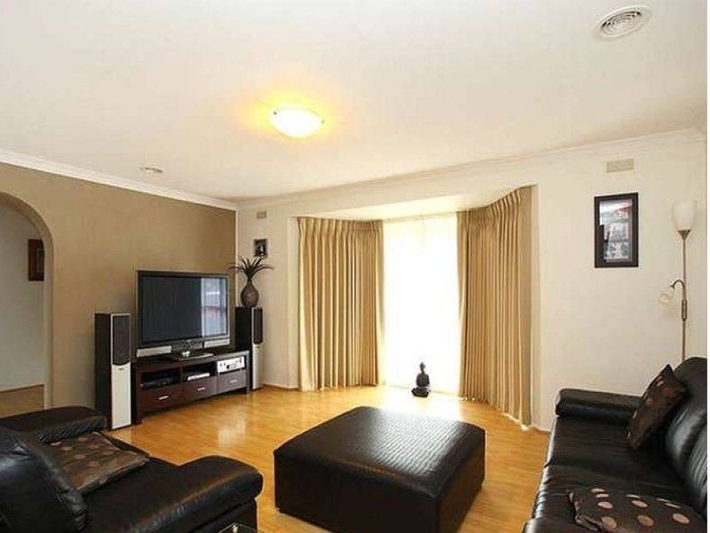 26 Huon Park Road, Cranbourne North VIC 3977