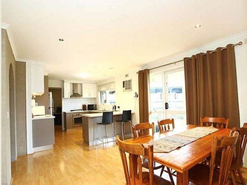 26 Huon Park Road, Cranbourne North VIC 3977