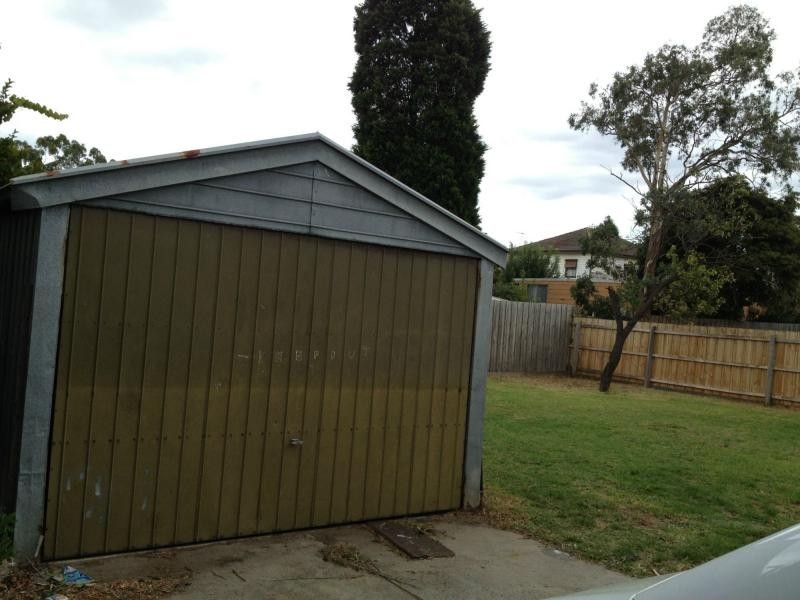 102 Oakwood Avenue, Noble Park North VIC 3174