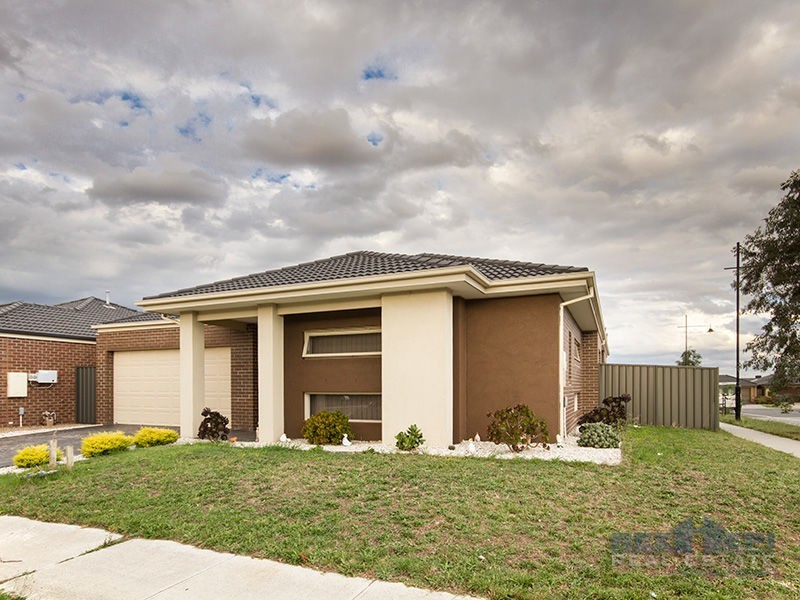 2 Aldous Place, Cranbourne North VIC 3977