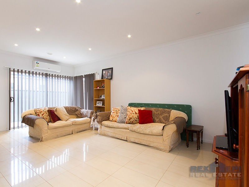 2 Aldous Place, Cranbourne North VIC 3977