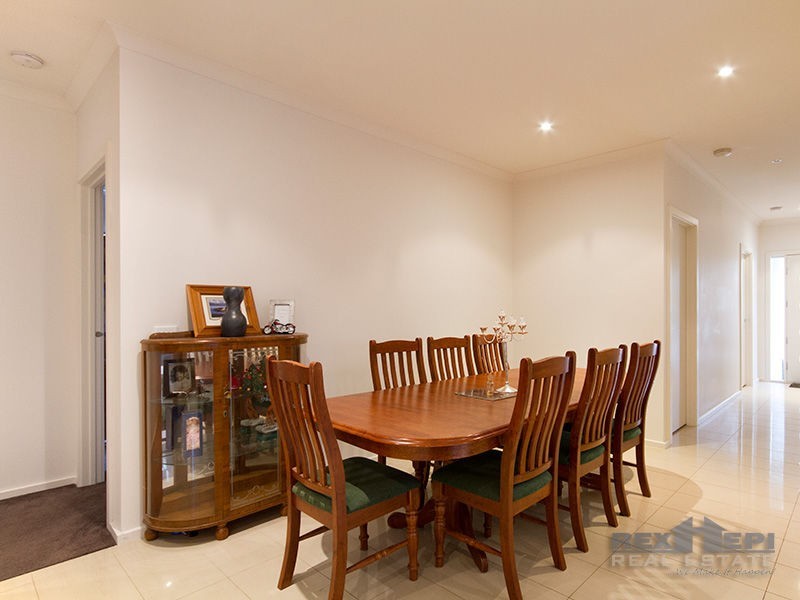 2 Aldous Place, Cranbourne North VIC 3977