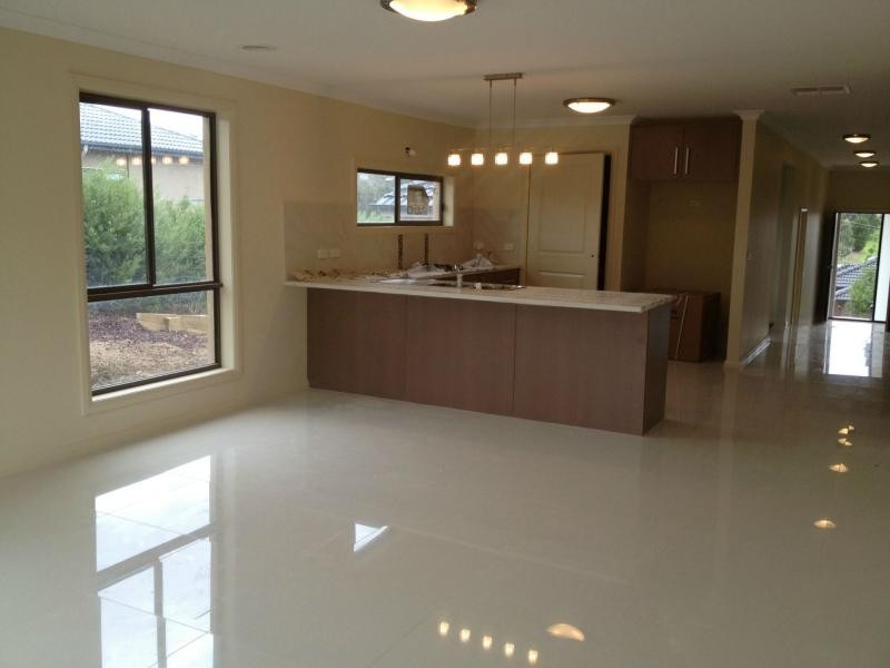 7 Carey Crescent, Pakenham VIC 3810