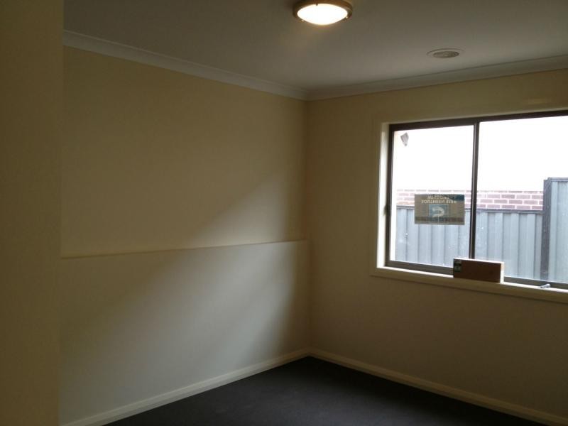 7 Carey Crescent, Pakenham VIC 3810