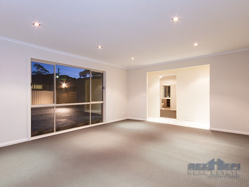 Unit 2/113 Clarendon Street, Cranbourne VIC 3977
