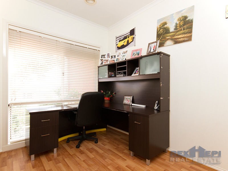 19 Vivienne Way, Berwick VIC 3806