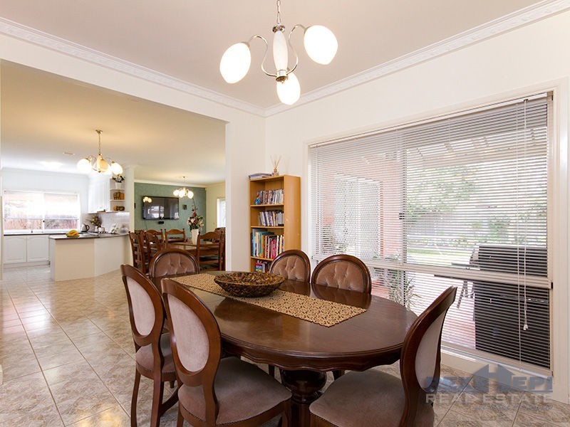 19 Vivienne Way, Berwick VIC 3806