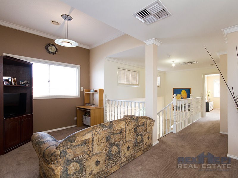 19 Vivienne Way, Berwick VIC 3806