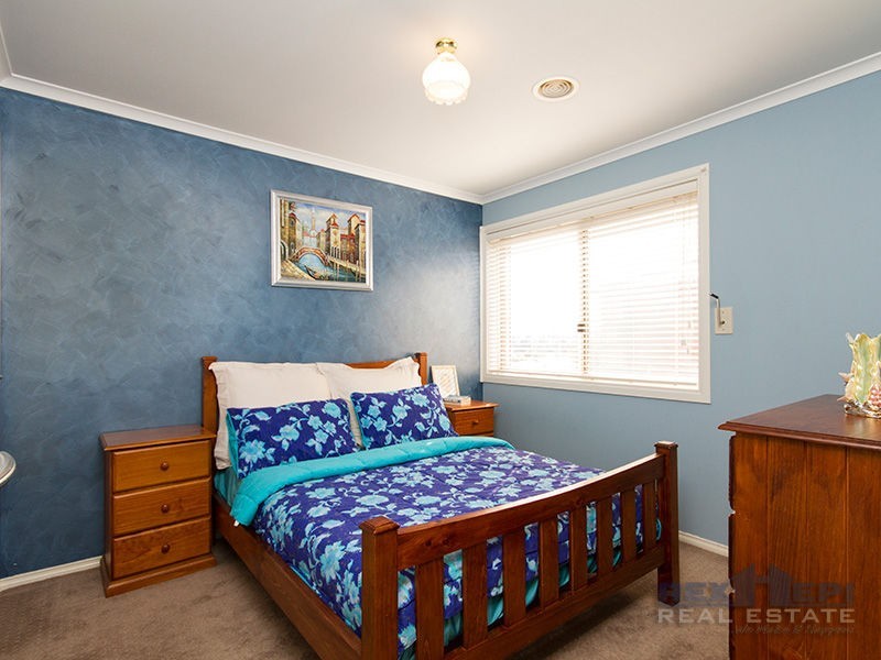 19 Vivienne Way, Berwick VIC 3806