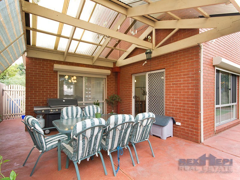 19 Vivienne Way, Berwick VIC 3806
