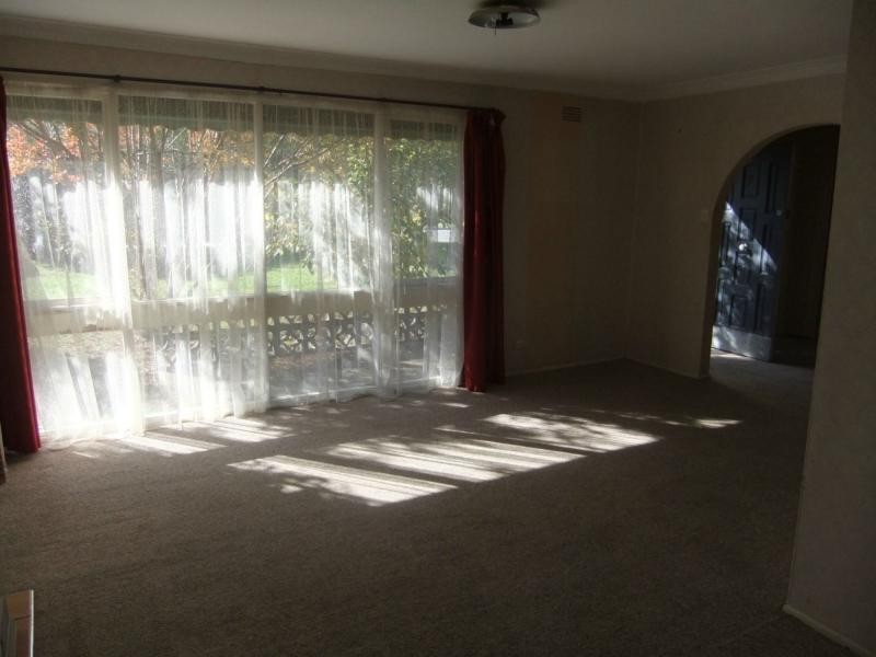 3 Meadow Wood Walk, Narre Warren VIC 3805