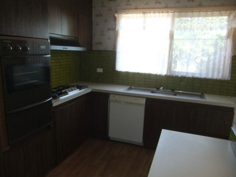 3 Meadow Wood Walk, Narre Warren VIC 3805